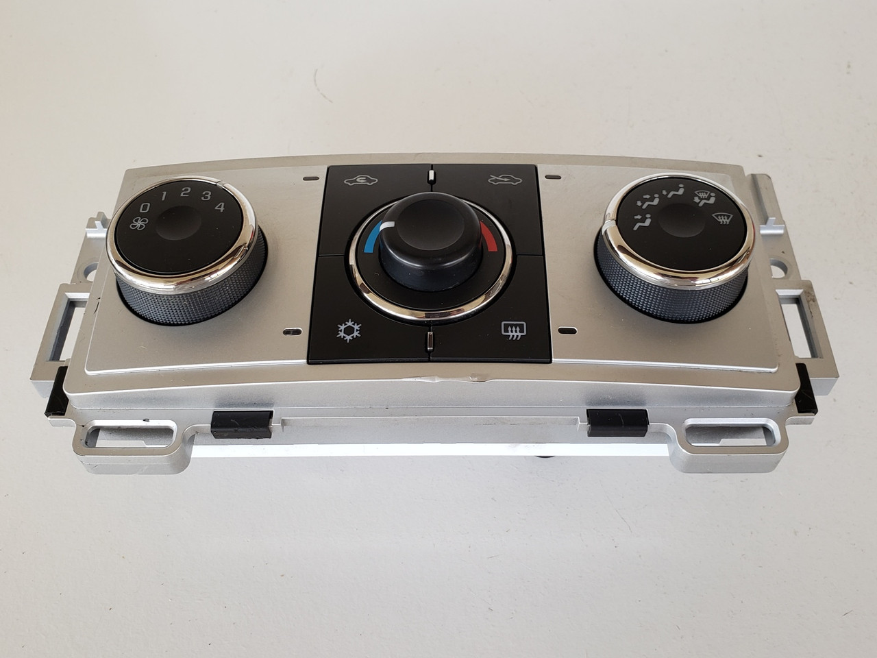 08-12 Chevy Malibu 25878418 Climate Control Panel Temperature Unit A/C Heater