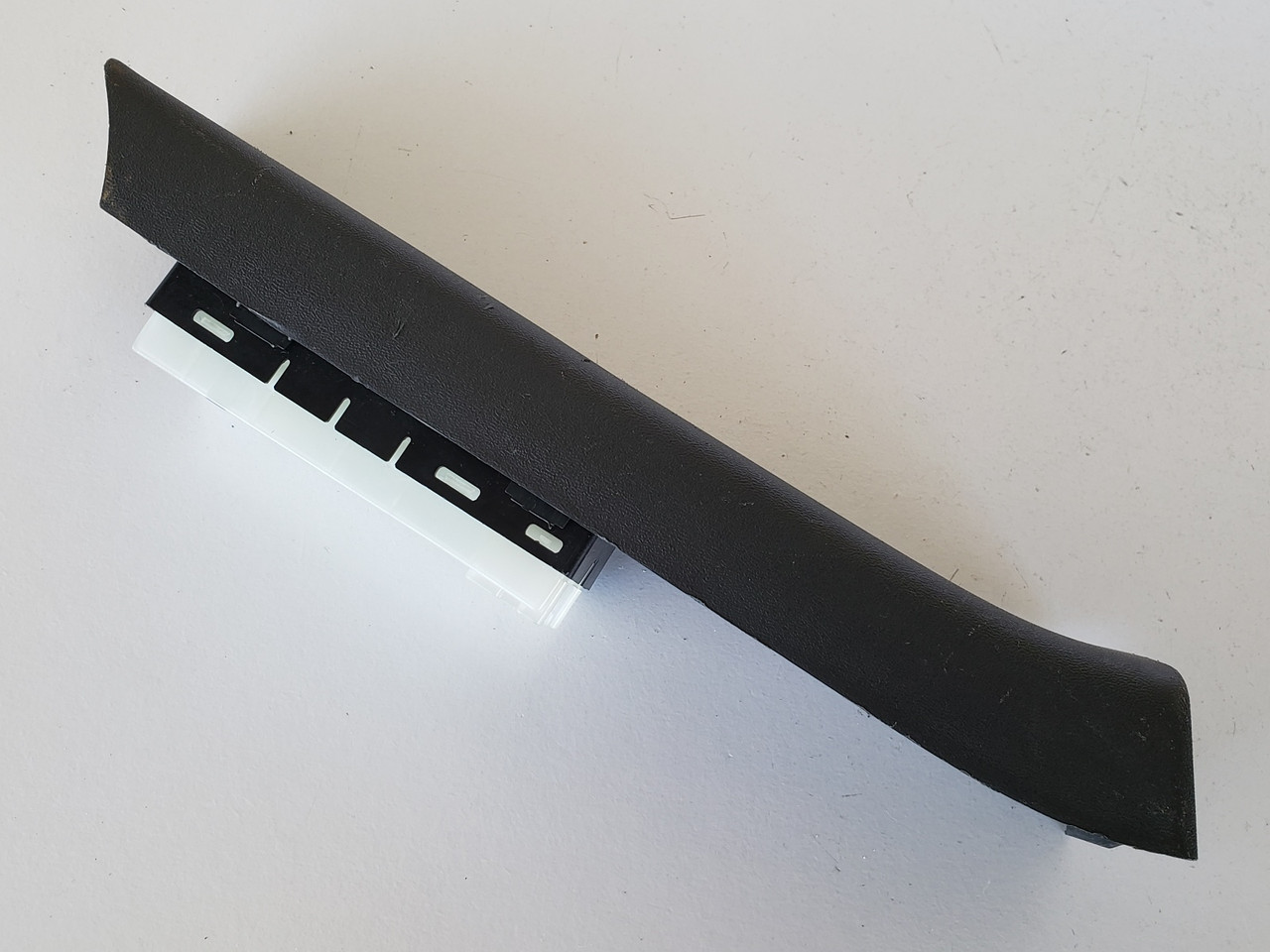 05-06 Nissan Xterra 25411 ZL00A Right Front Passenger Window Switch OEM