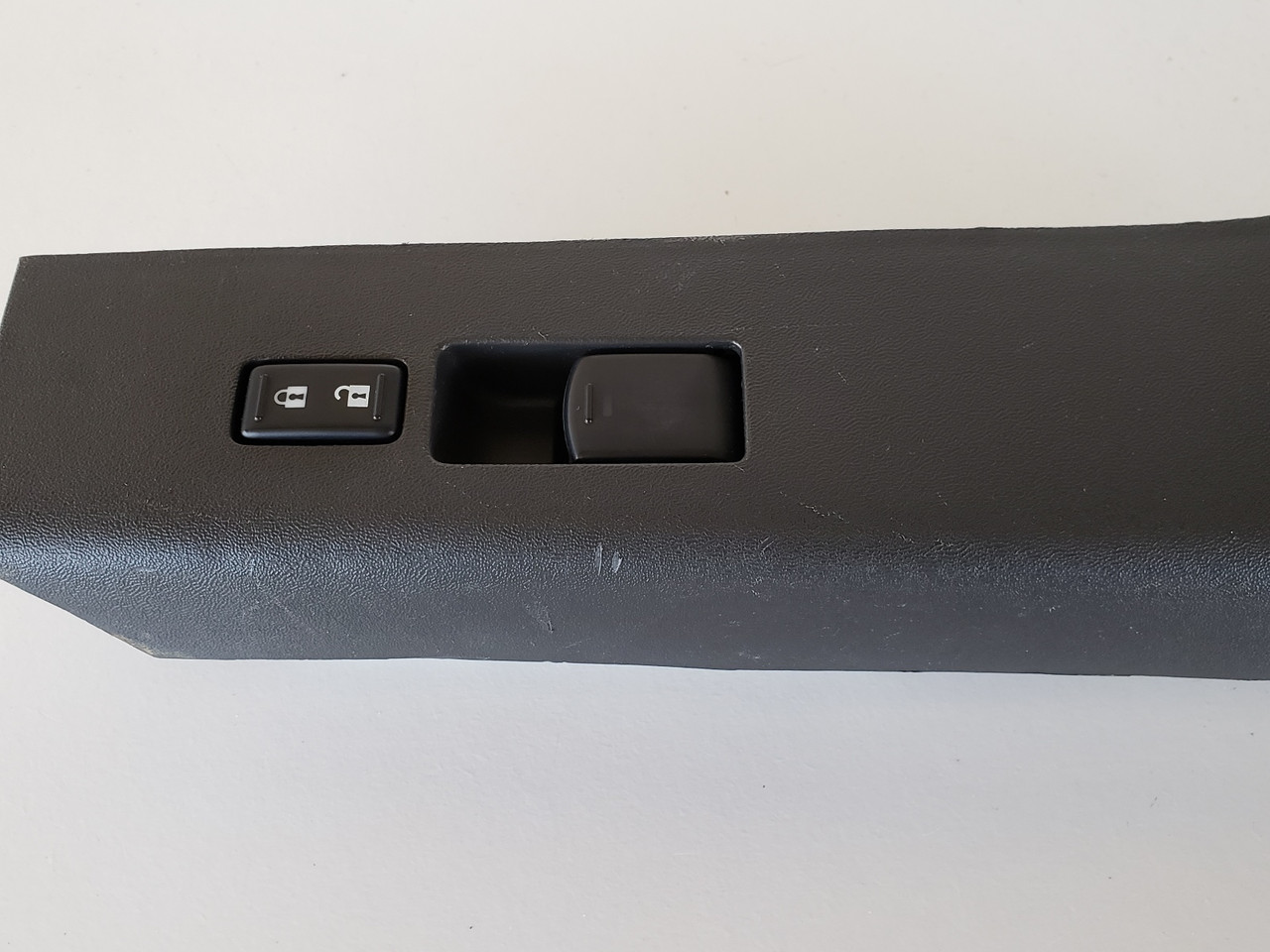 05-06 Nissan Xterra 25411 ZL00A Right Front Passenger Window Switch OEM