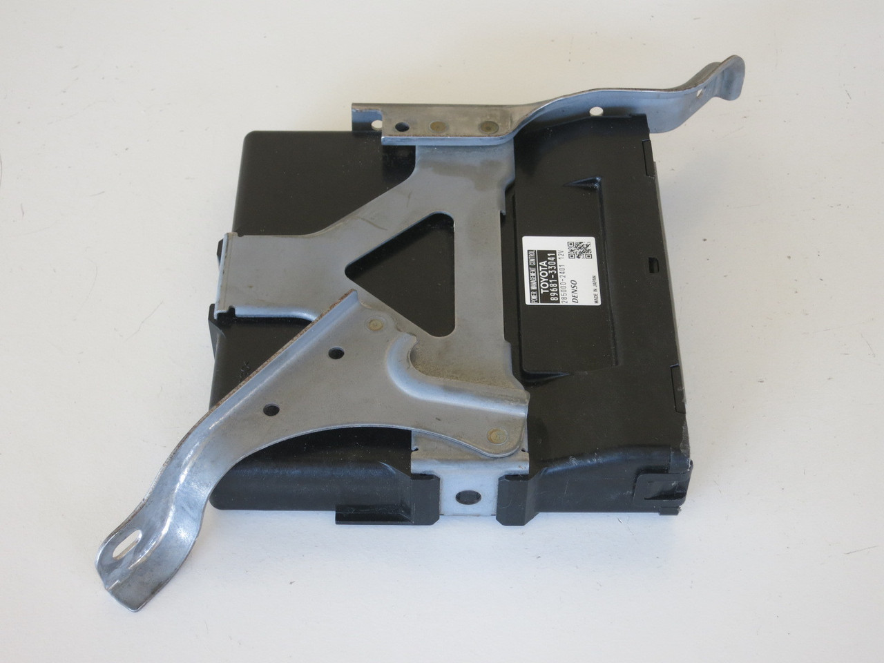 14 Lexus ES300H 89681-33041 Power Supply Control Unit Module 14 Lexus ES300H 89681-33041 Power Supply Control Unit Module