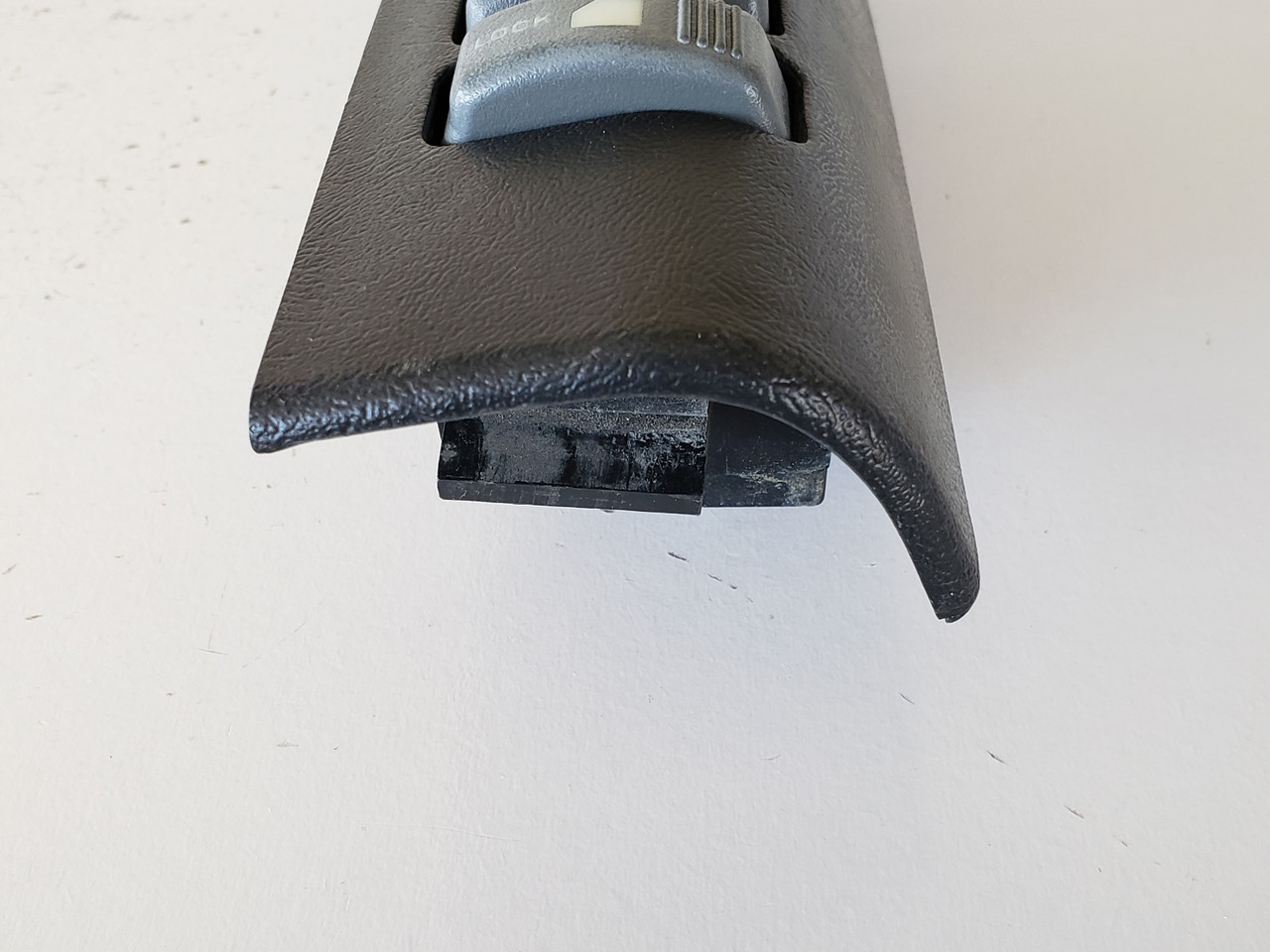 99-05 Chevy S-10 Blazer J12M-8013 Drivers Side Left Master Window Switch OEM