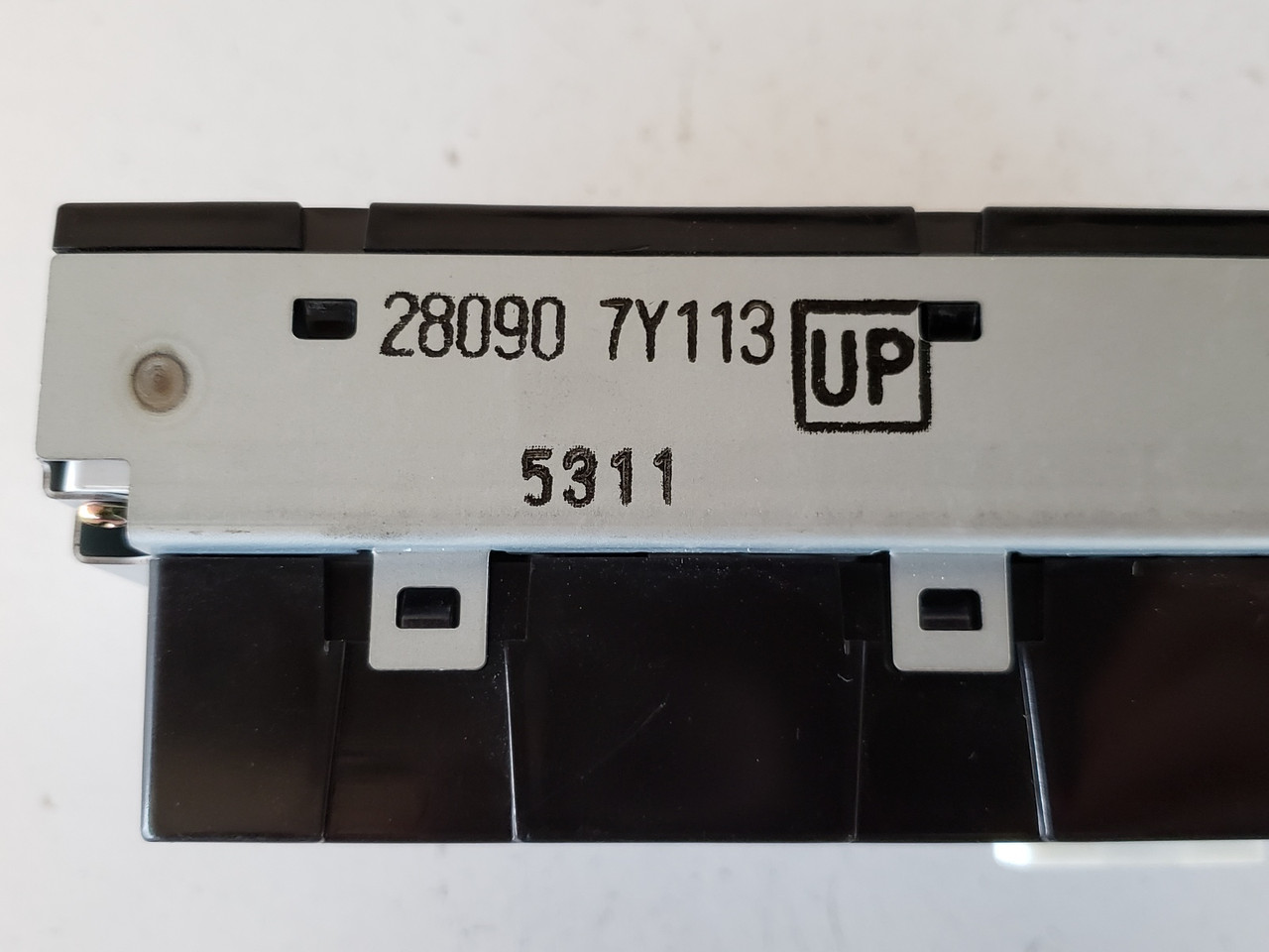 2004-2005 Nissan Maxima 28090 7Y113 Navigation Information Display Screen