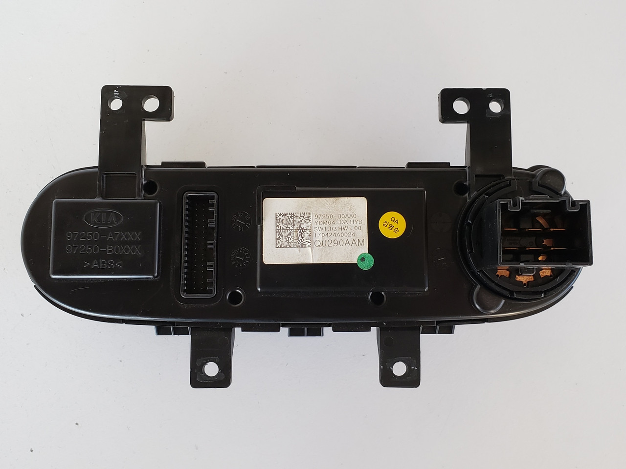 17-18 Kia Forte 97250-B0AA0 Climate Control Panel Temperature Unit A/C Heater 17-18 Kia Forte 97250-B0AA0 Climate Control Panel Temperature Unit A/C Heater