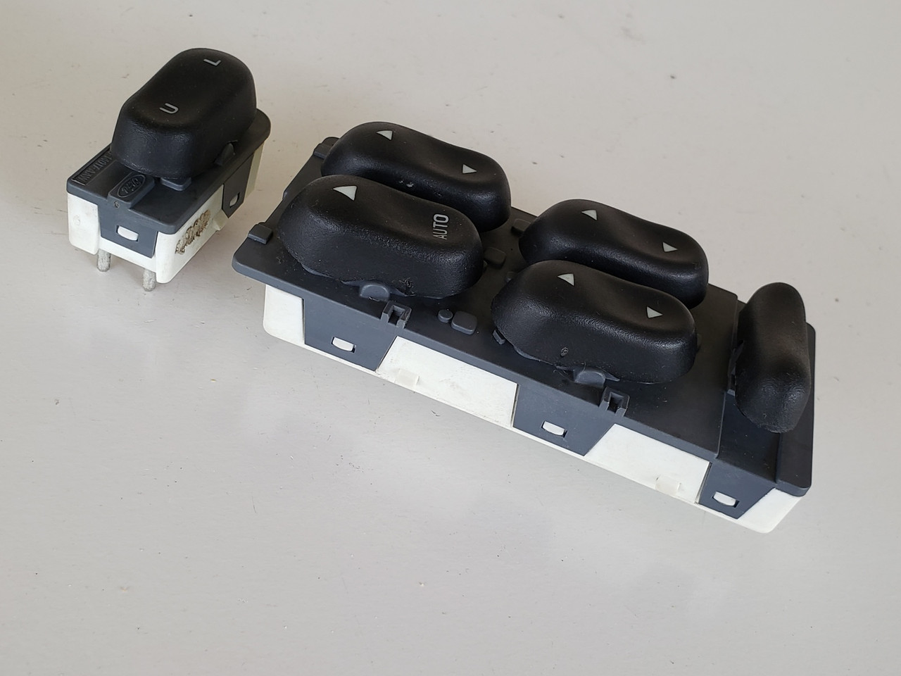 98-01 Ford Explorer F87B-14540-AAW Drivers Side Left Master Window Switch OEM 98-01 Ford Explorer F87B-14540-AAW Drivers Side Left Master Window Switch OEM