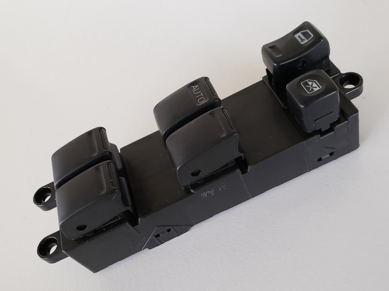 03-04 Infiniti G35 25401-AM610 Drivers Side Left Master Window Switch OEM