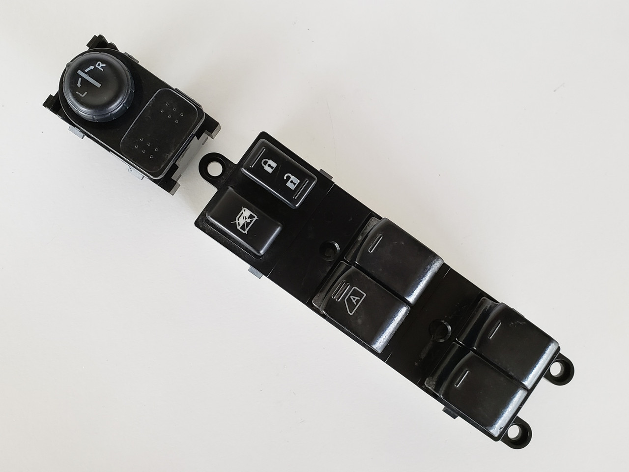 08-09 Nissan Sentra 25401 ZJ60A Drivers Side Left Master Window Switch OEM