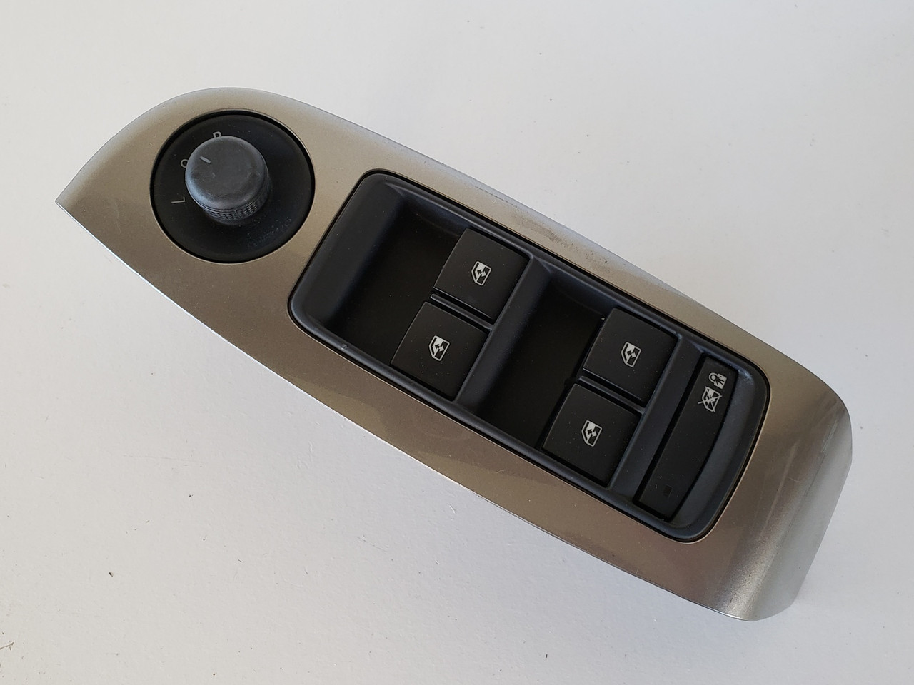 11-16 Chevy Malibu 20917580 Drivers Side Left Master Window Switch OEM 11-16 Chevy Malibu 20917580 Drivers Side Left Master Window Switch OEM