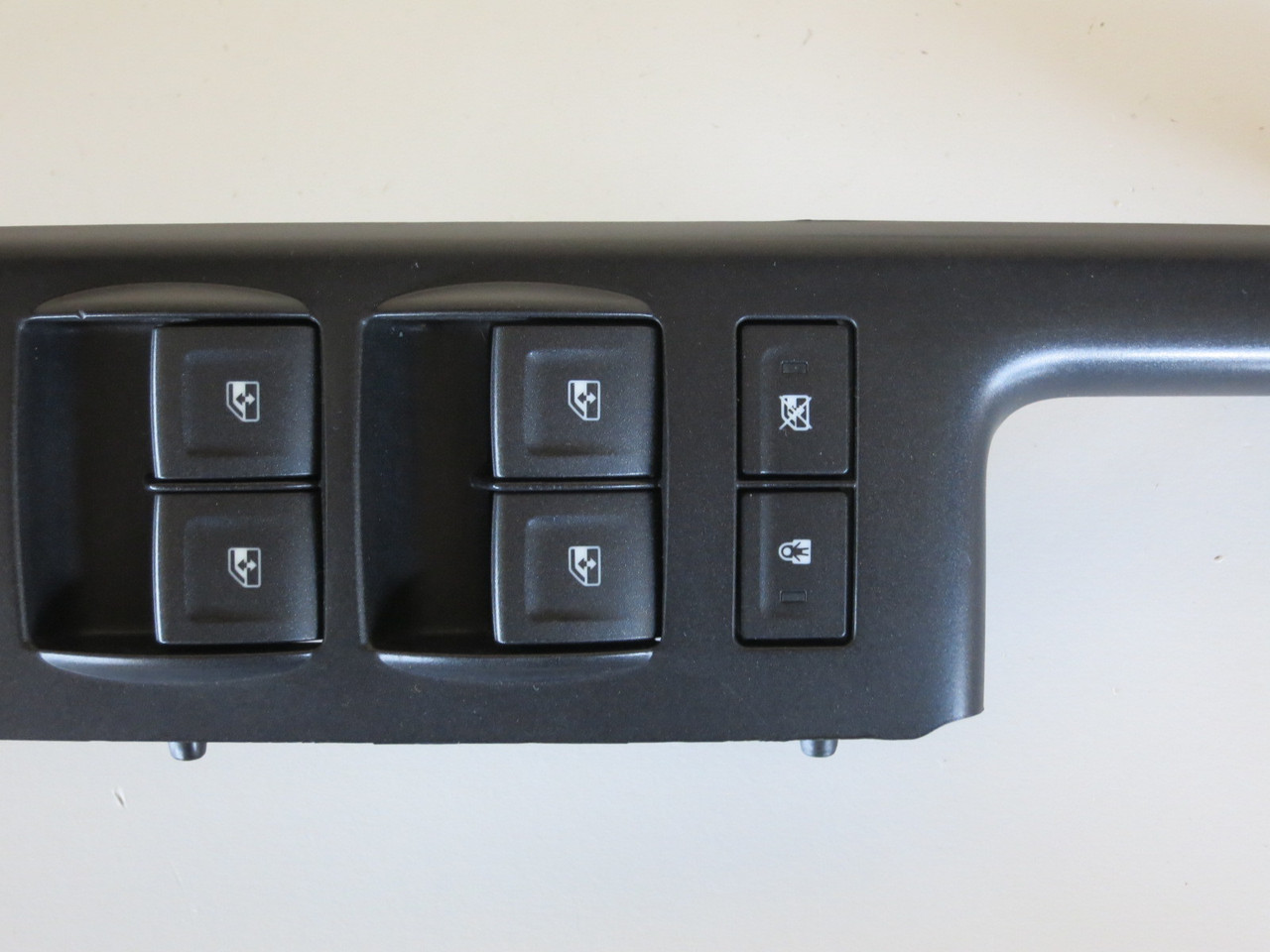 14-17 Chevy Silverado 1500 Drivers Side Left Master Window Switch OEM 14-17 Chevy Silverado 1500 Drivers Side Left Master Window Switch OEM