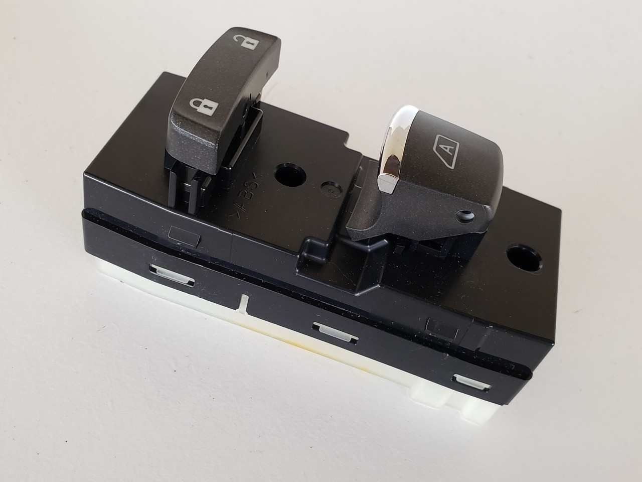 14-18 Infiniti Q50 25411 4GA1A Right Front Passenger Window Switch OEM 14-18 Infiniti Q50 25411 4GA1A Right Front Passenger Window Switch OEM