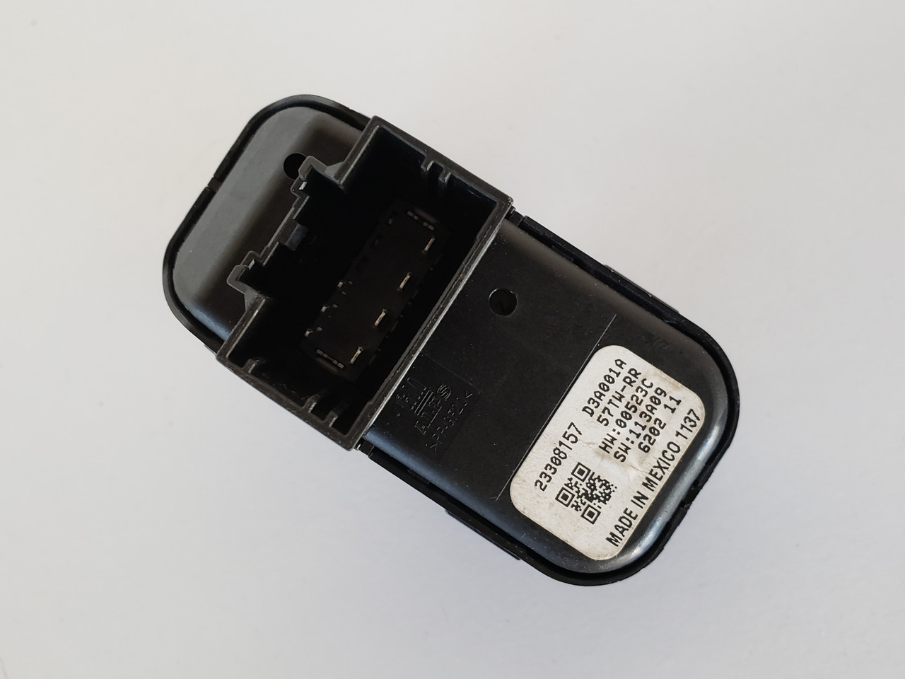 17-19 Buick Lacrosse 23308157 Left / Right Rear Passenger Window Switch OEM 17-19 Buick Lacrosse 23308157 Left / Right Rear Passenger Window Switch OEM