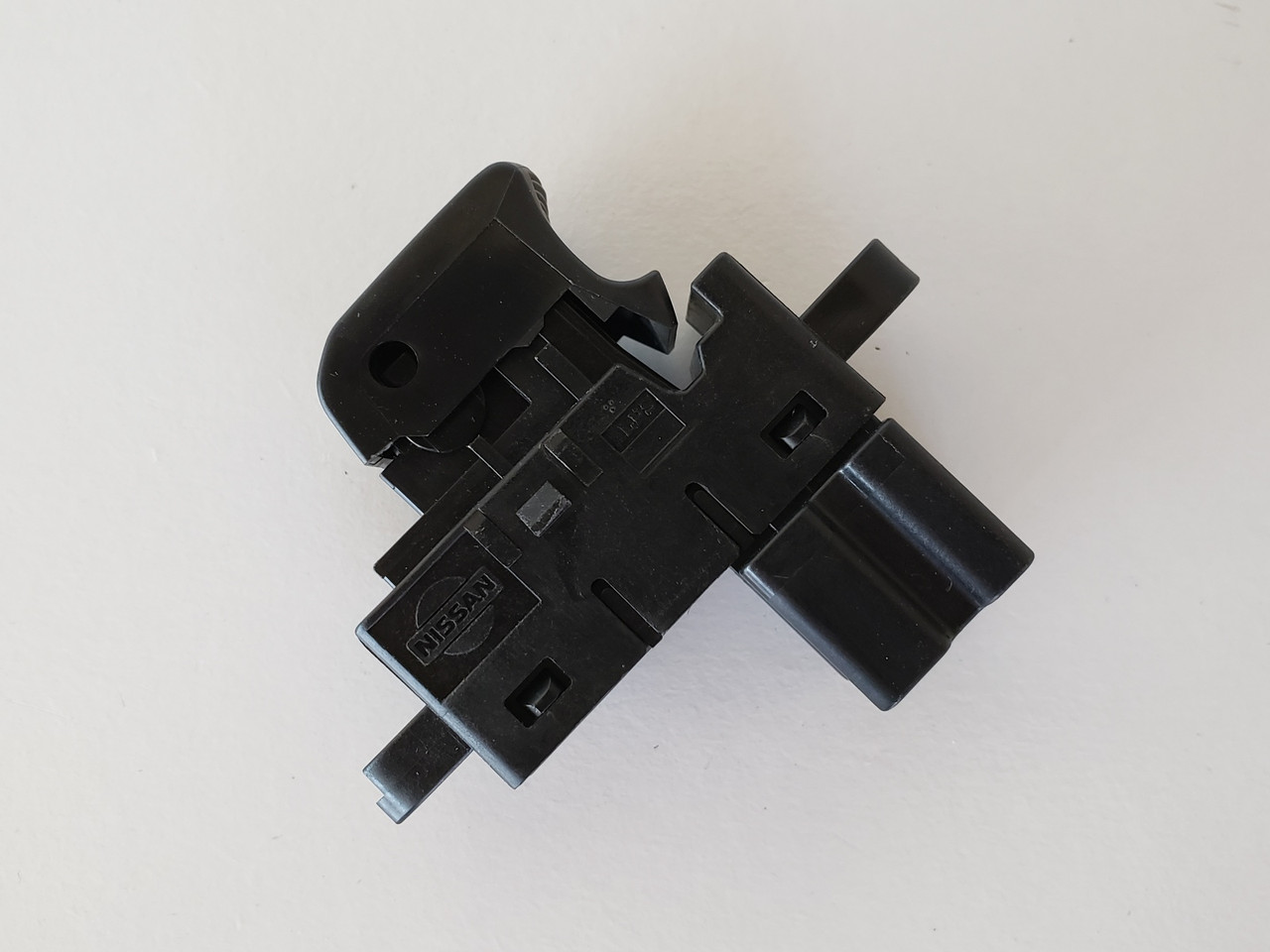 07-12 Nissan Altima 25411 JA00A Left / Right Rear Passenger Window Switch OEM