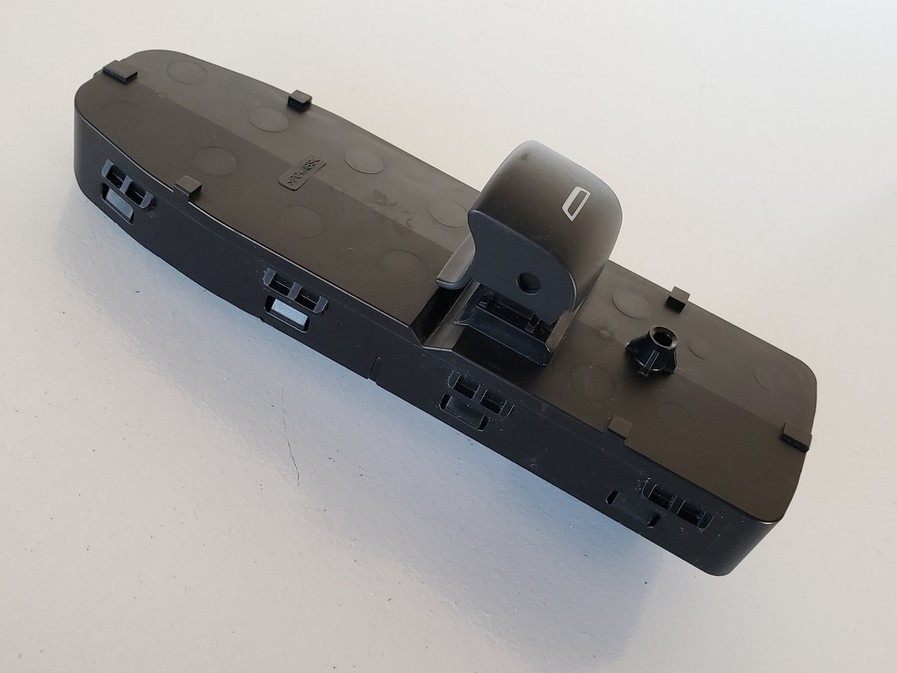 16-19 Chevy Malibu 26218342 Left / Right Rear Passenger Window Switch OEM 16-19 Chevy Malibu 26218342 Left / Right Rear Passenger Window Switch OEM