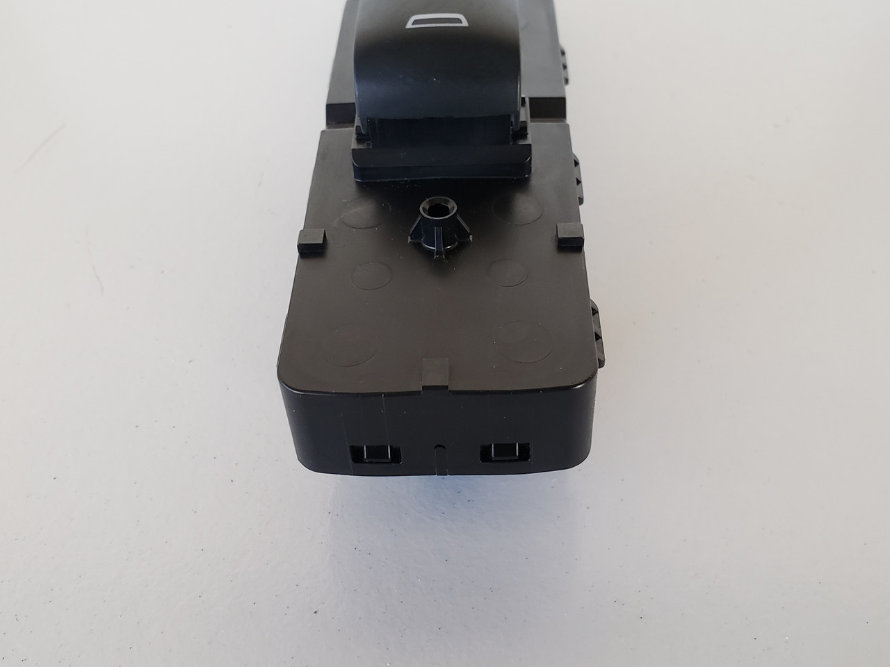 16-19 Chevy Malibu 26218342 Left / Right Rear Passenger Window Switch OEM 16-19 Chevy Malibu 26218342 Left / Right Rear Passenger Window Switch OEM