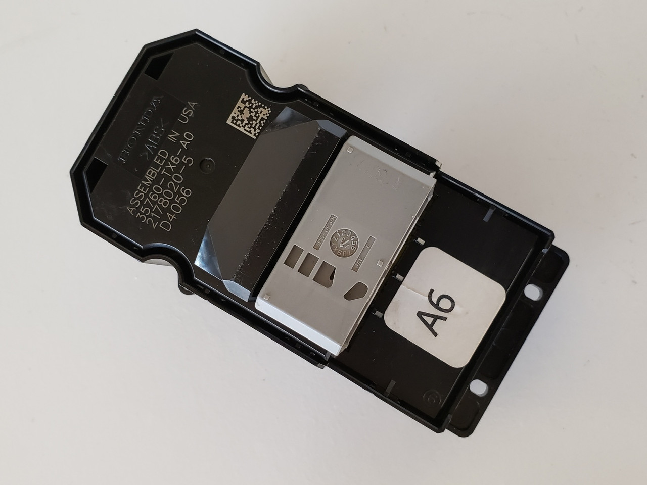 13-15 Acura ILX 35760-TX6-A0 Right Front Passenger Window Switch OEM 13-15 Acura ILX 35760-TX6-A0 Right Front Passenger Window Switch OEM