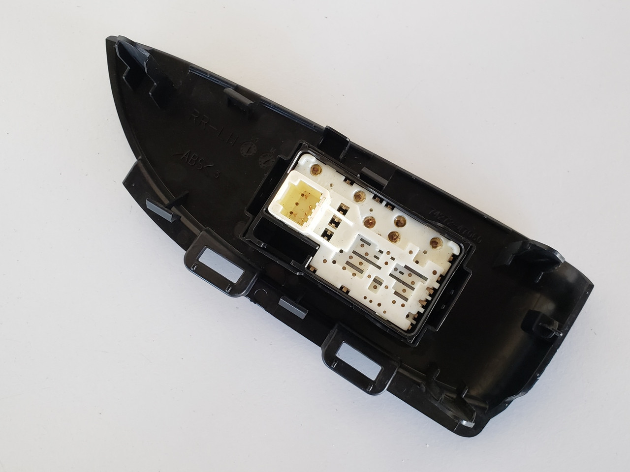 10-15 Toyota Prius 74272-47060 Left Rear Passenger Window Switch OEM 10-15 Toyota Prius 74272-47060 Left Rear Passenger Window Switch OEM