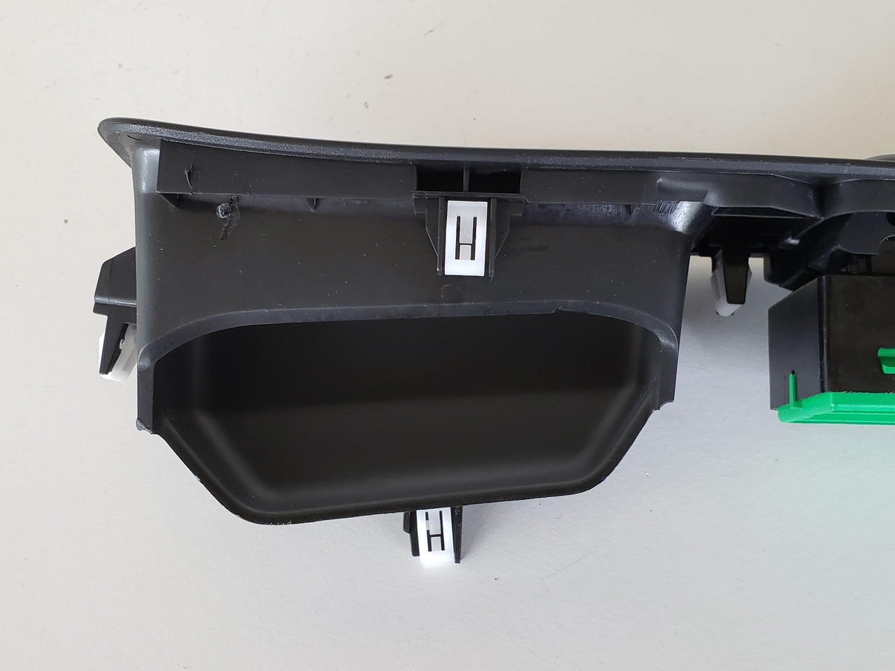 16-19 Ford Explorer GB5T-14540-DAW Drivers Side Left Master Window Switch OEM