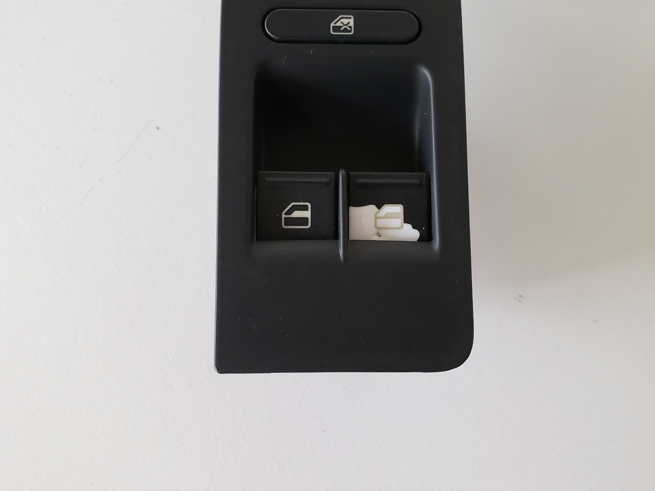 09-17 VW Volkswagen CC 1K4959857B Drivers Side Left Master Window Switch OEM 09-17 VW Volkswagen CC 1K4959857B Drivers Side Left Master Window Switch OEM
