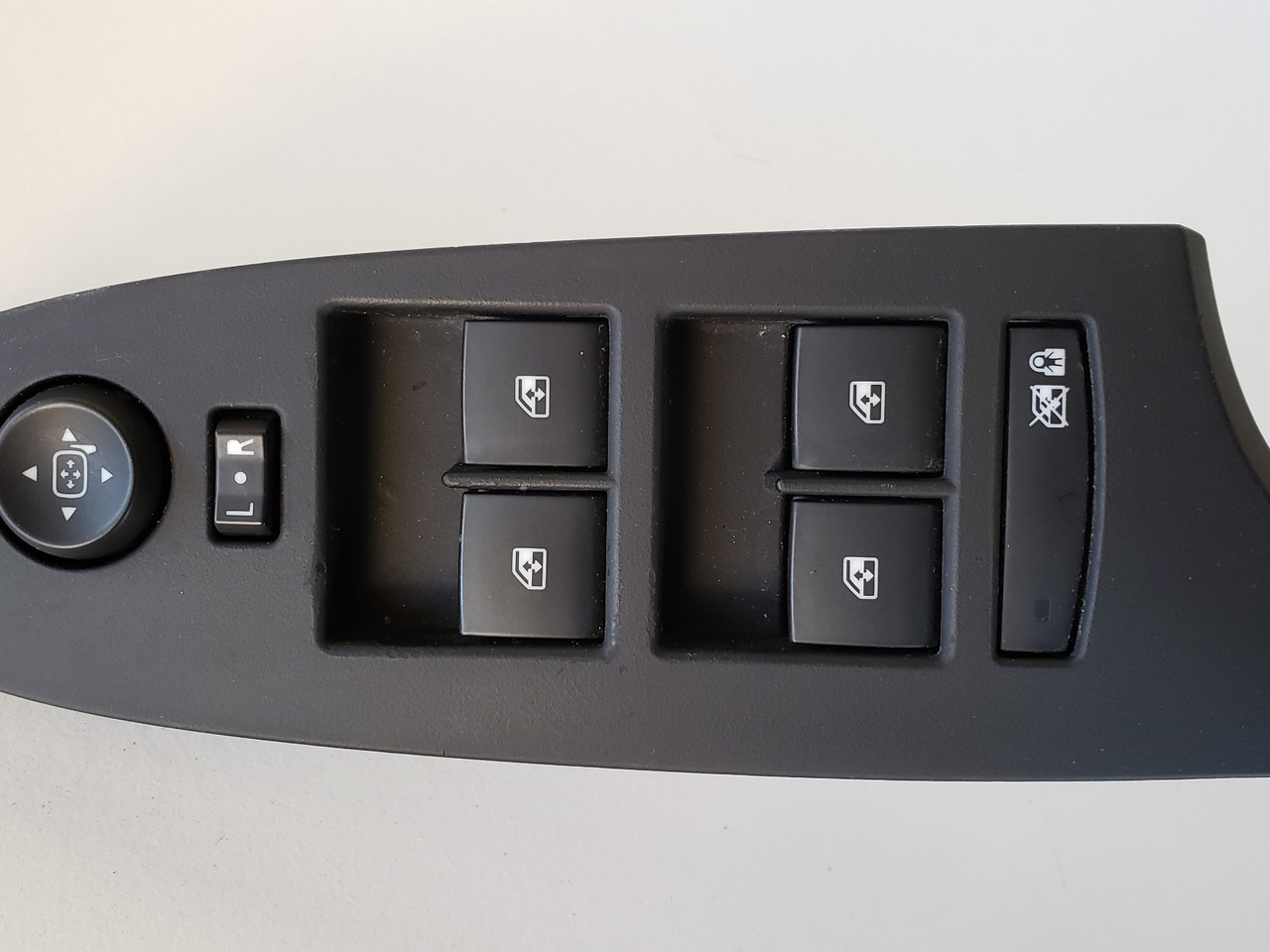 14-15 Cadillac DTS 92259977 Drivers Side Left Master Window Switch OEM 14-15 Cadillac DTS 92259977 Drivers Side Left Master Window Switch OEM