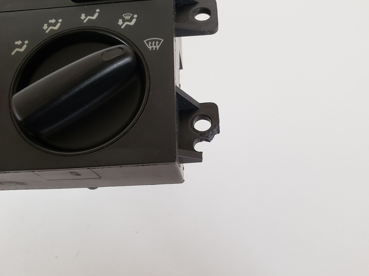 99-03 Solara 55910-06020 Climate Control Panel Temperature Unit A/C Heater 99-03 Solara 55910-06020 Climate Control Panel Temperature Unit A/C Heater