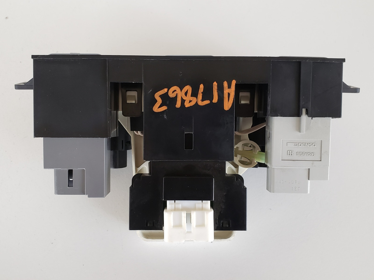 99-03 Solara 55910-06020 Climate Control Panel Temperature Unit A/C Heater 99-03 Solara 55910-06020 Climate Control Panel Temperature Unit A/C Heater