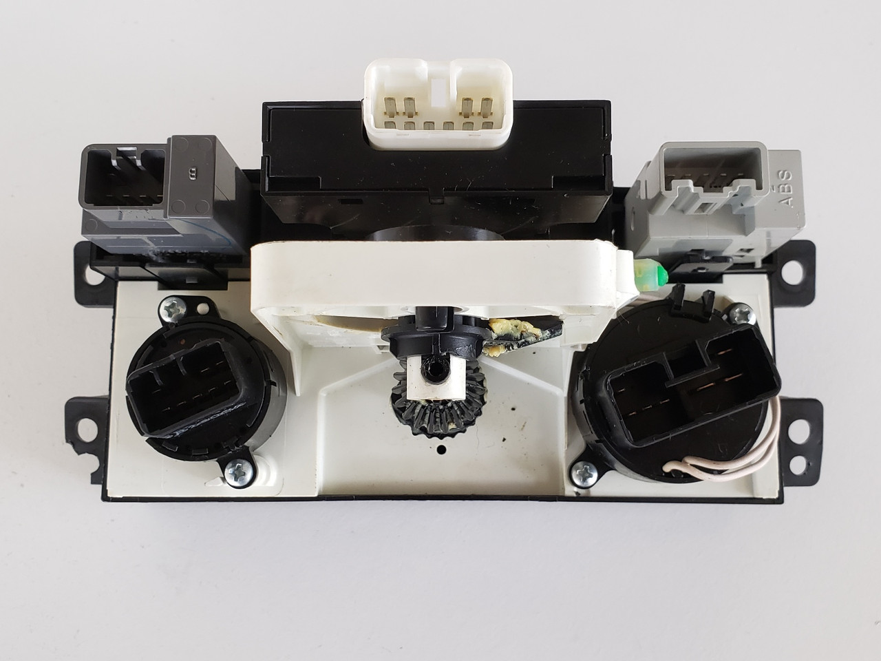 99-03 Solara 55910-06020 Climate Control Panel Temperature Unit A/C Heater 99-03 Solara 55910-06020 Climate Control Panel Temperature Unit A/C Heater