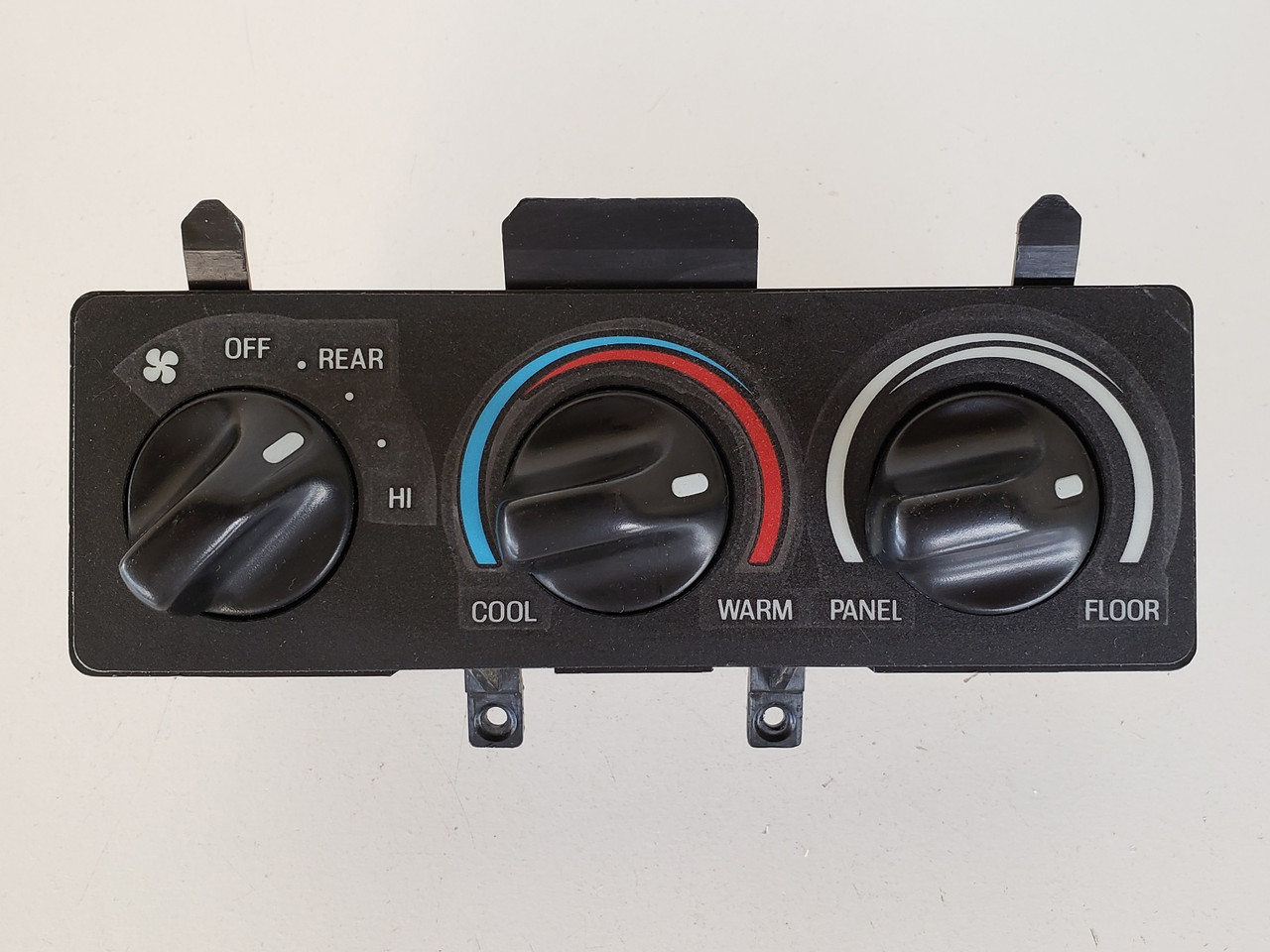 99-02 Expedition XL1H-19E764-AA Overhead Aux Climate Control Panel A/C Heater 99-02 Expedition XL1H-19E764-AA Overhead Aux Climate Control Panel A/C Heater