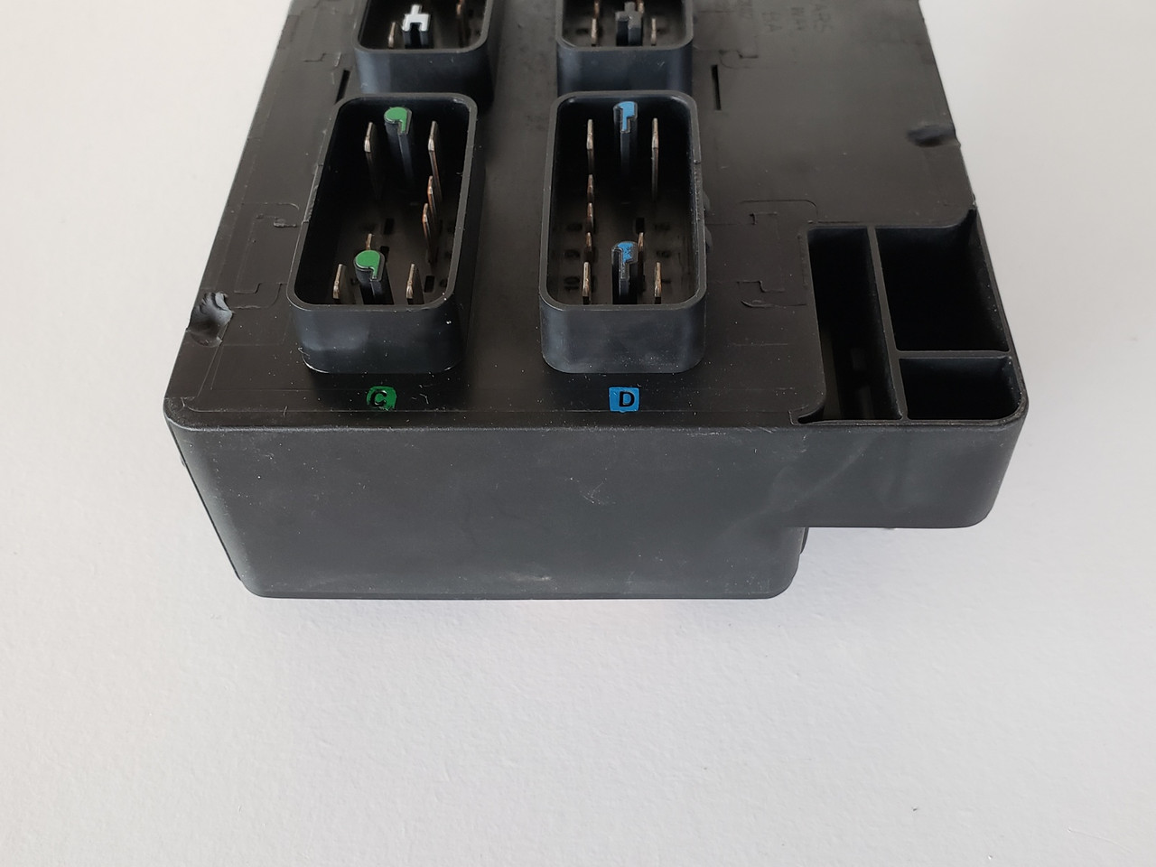 2000-2003 Jaguar XJ8 LNF 2822 BA  Fuse Box Fusebox Assembly