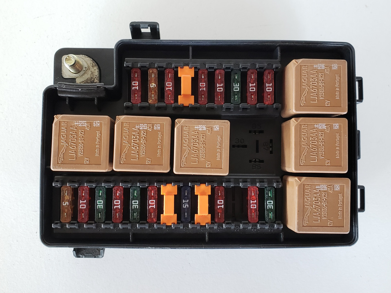 2000-2003 Jaguar XJ8 LNF 2822 BA  Fuse Box Fusebox Assembly