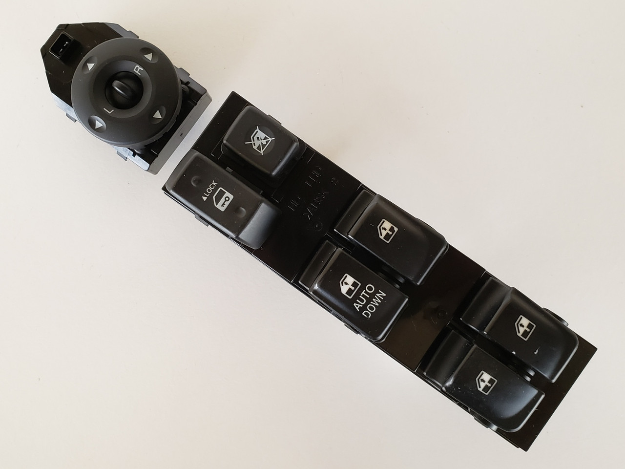 07-10 Hyundai Elantra 93570-2H110 Drivers Side Left Master Window Switch OEM