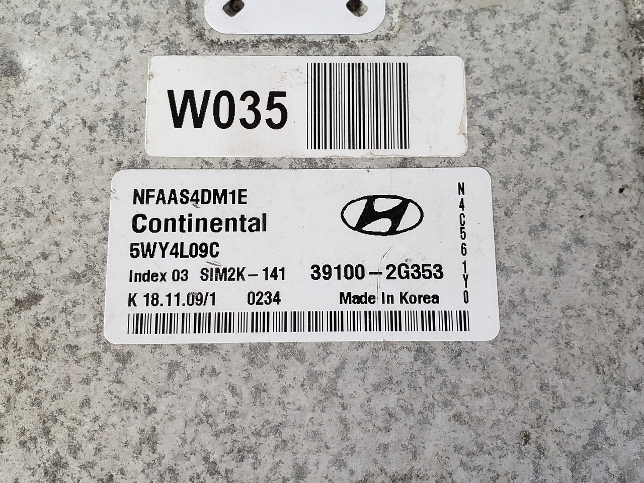 2009-2010 Sonata 39100-2G353 Computer Brain Engine Control ECU ECM EBX Module 2009-2010 Sonata 39100-2G353 Computer Brain Engine Control ECU ECM EBX Module