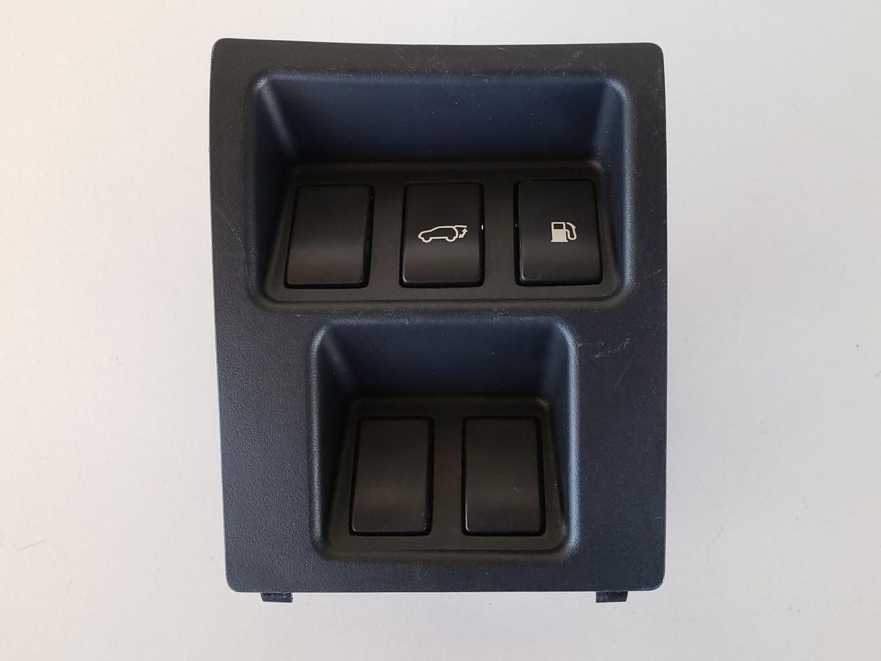 10-15 Lexus RX350 55446-0E020 Fuel Door Trunk Control Button Dash Switch OEM 10-15 Lexus RX350 55446-0E020 Fuel Door Trunk Control Button Dash Switch OEM