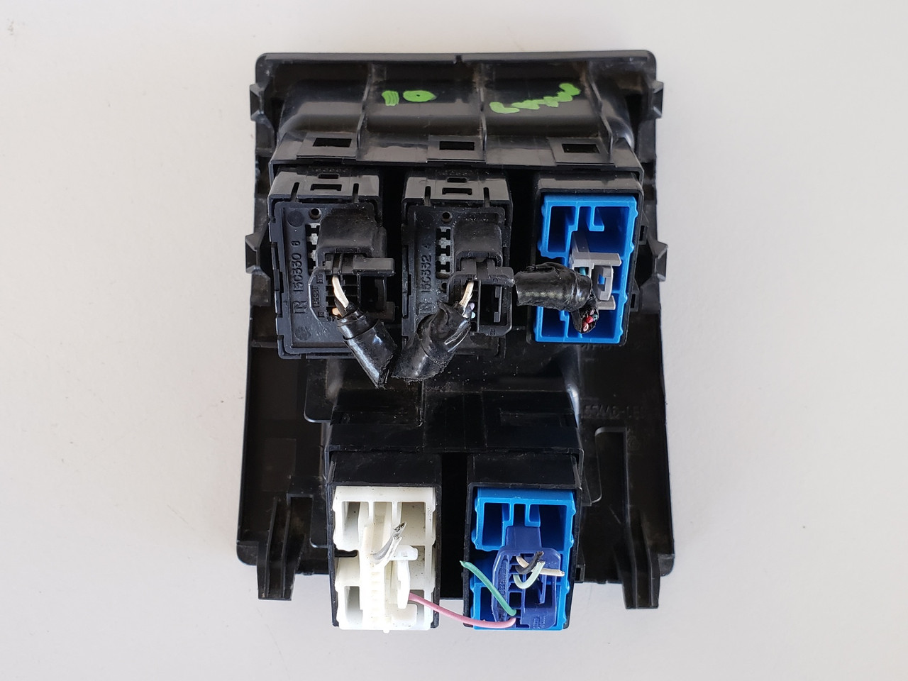 10-15 Lexus RX350 55446-0E020 Fuel Door Trunk Control Button Dash Switch OEM 10-15 Lexus RX350 55446-0E020 Fuel Door Trunk Control Button Dash Switch OEM