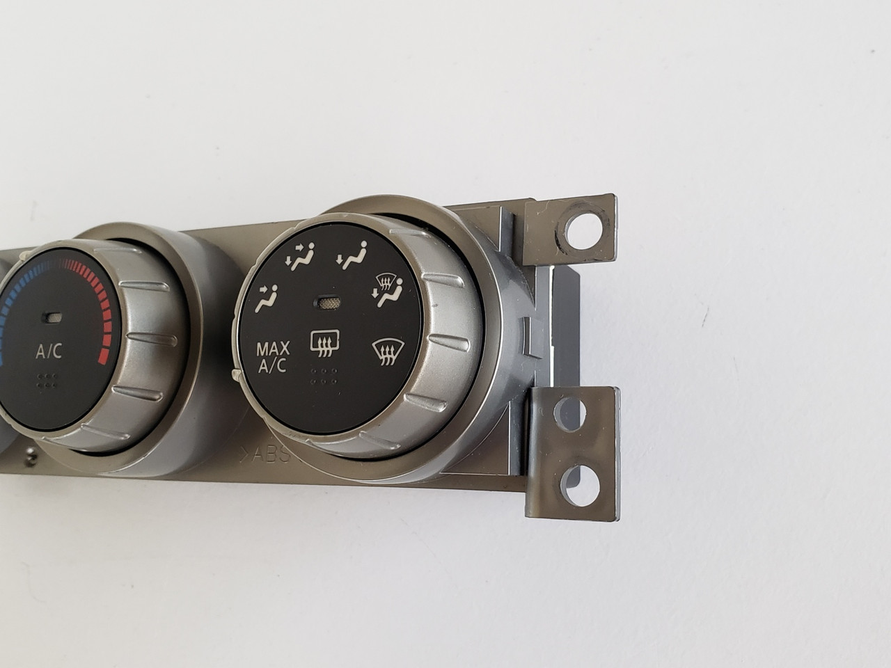 05-06 Altima 27500 ZB010 Climate Control Panel Temperature Unit A/C Heater