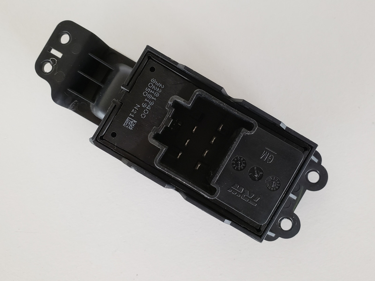 14-20 Chevy Impala 23466797 Left / Right Rear Passenger Window Switch OEM 14-20 Chevy Impala 23466797 Left / Right Rear Passenger Window Switch OEM