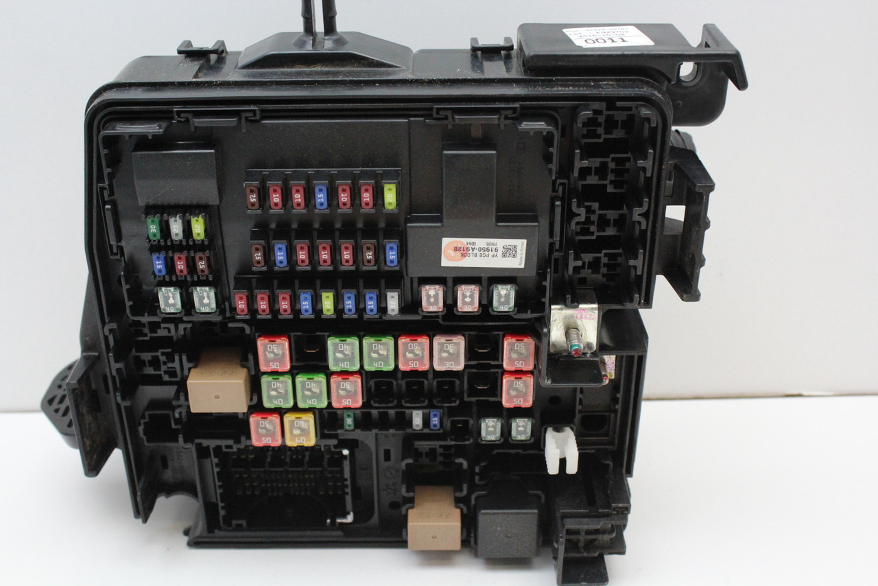15-18 Kia Sedona 91222-A9781 Fusebox Fuse Box Junction Relay Control Module