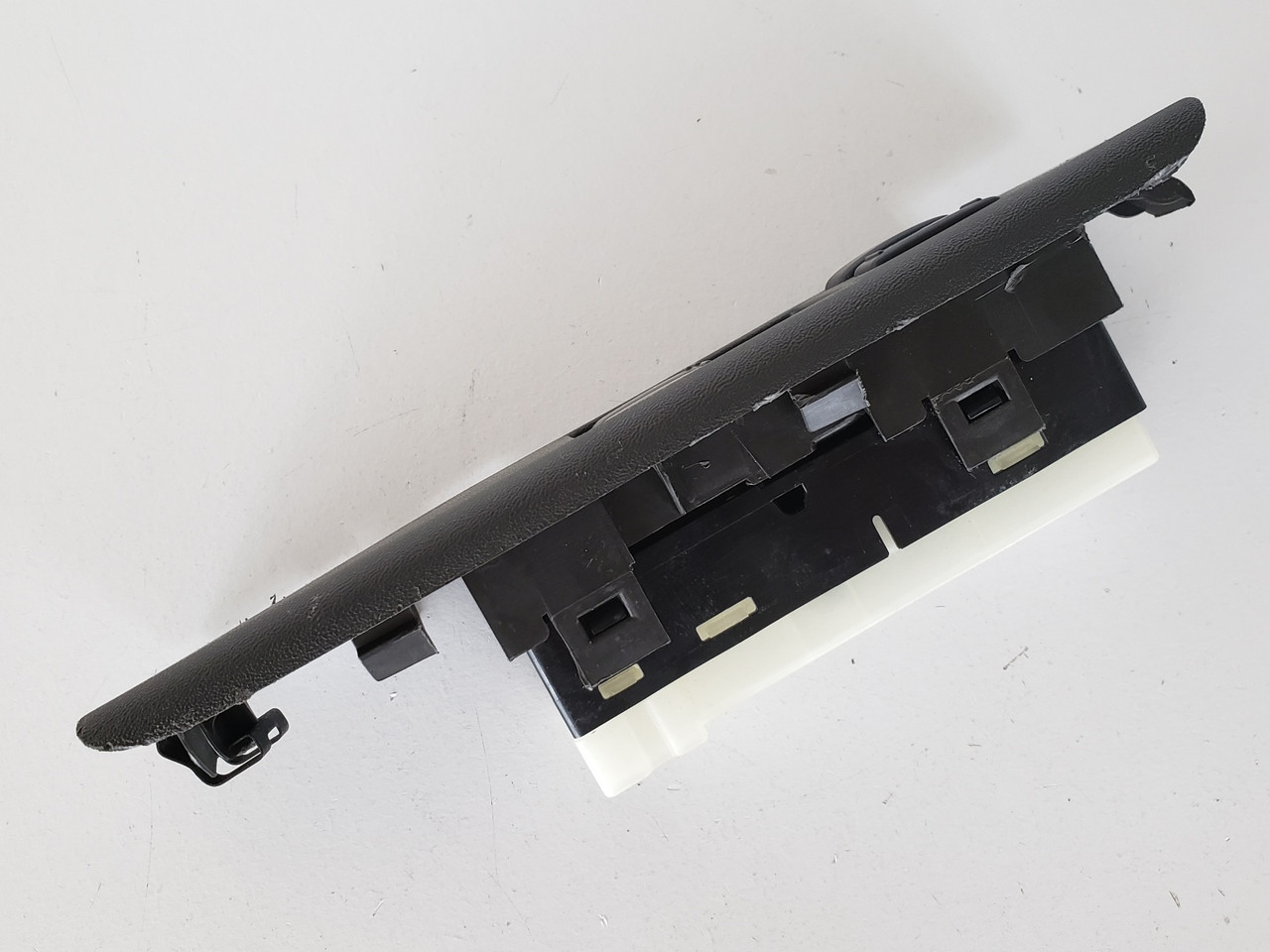 05-06 Nissan Frontier 25401 EA002 Drivers Side Left Master Window Switch OEM