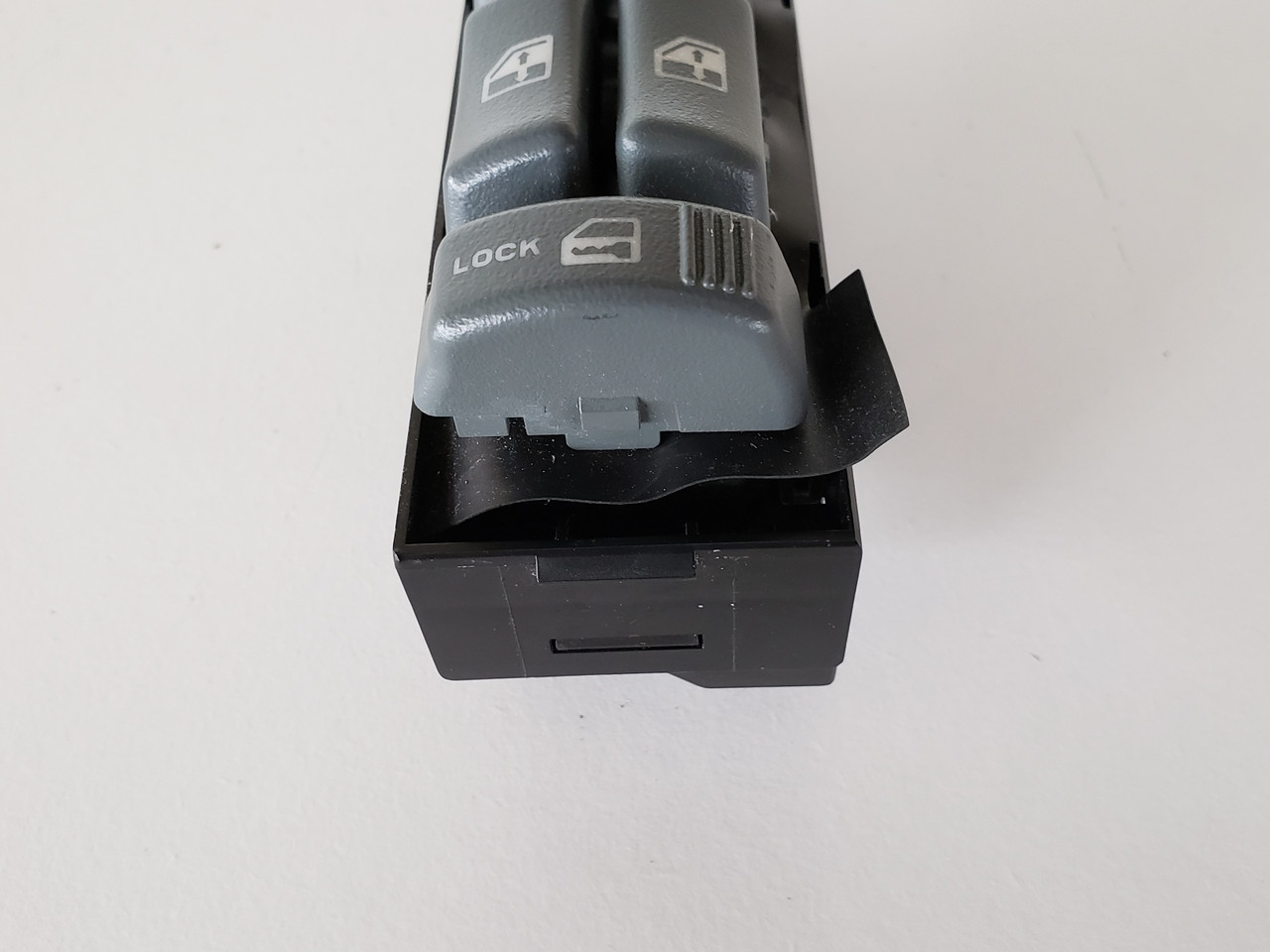 99-05 Chevrolet Chevy Blazer 15151360 Drivers Side Left Master Window Switch OEM