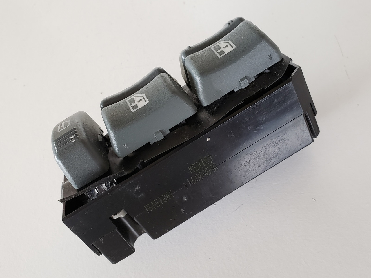 99-05 Chevrolet Chevy Blazer 15151360 Drivers Side Left Master Window Switch OEM