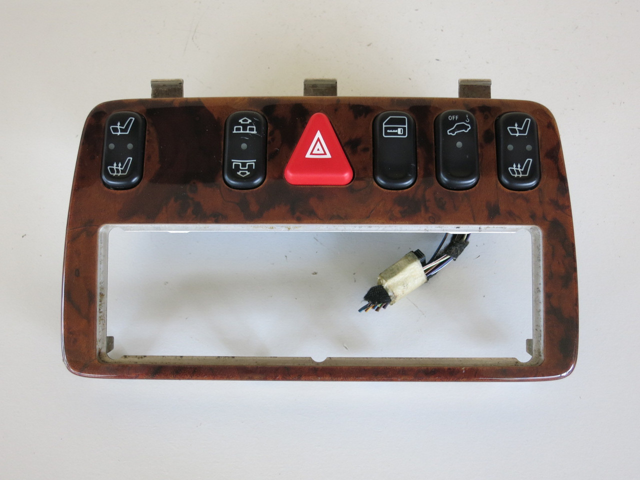 Mercedes Benz W208 W210 Front Seat Heating Control / Hazard Dash Mercedes Benz W208 W210 Front Seat Heating Control / Hazard Dash