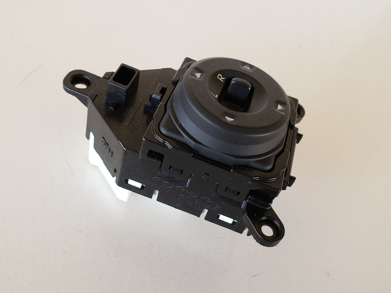 10-13 Kia Soul 93585-2K000 Drivers Side Left Master Mirror Switch OEM 10-13 Kia Soul 93585-2K000 Drivers Side Left Master Mirror Switch OEM