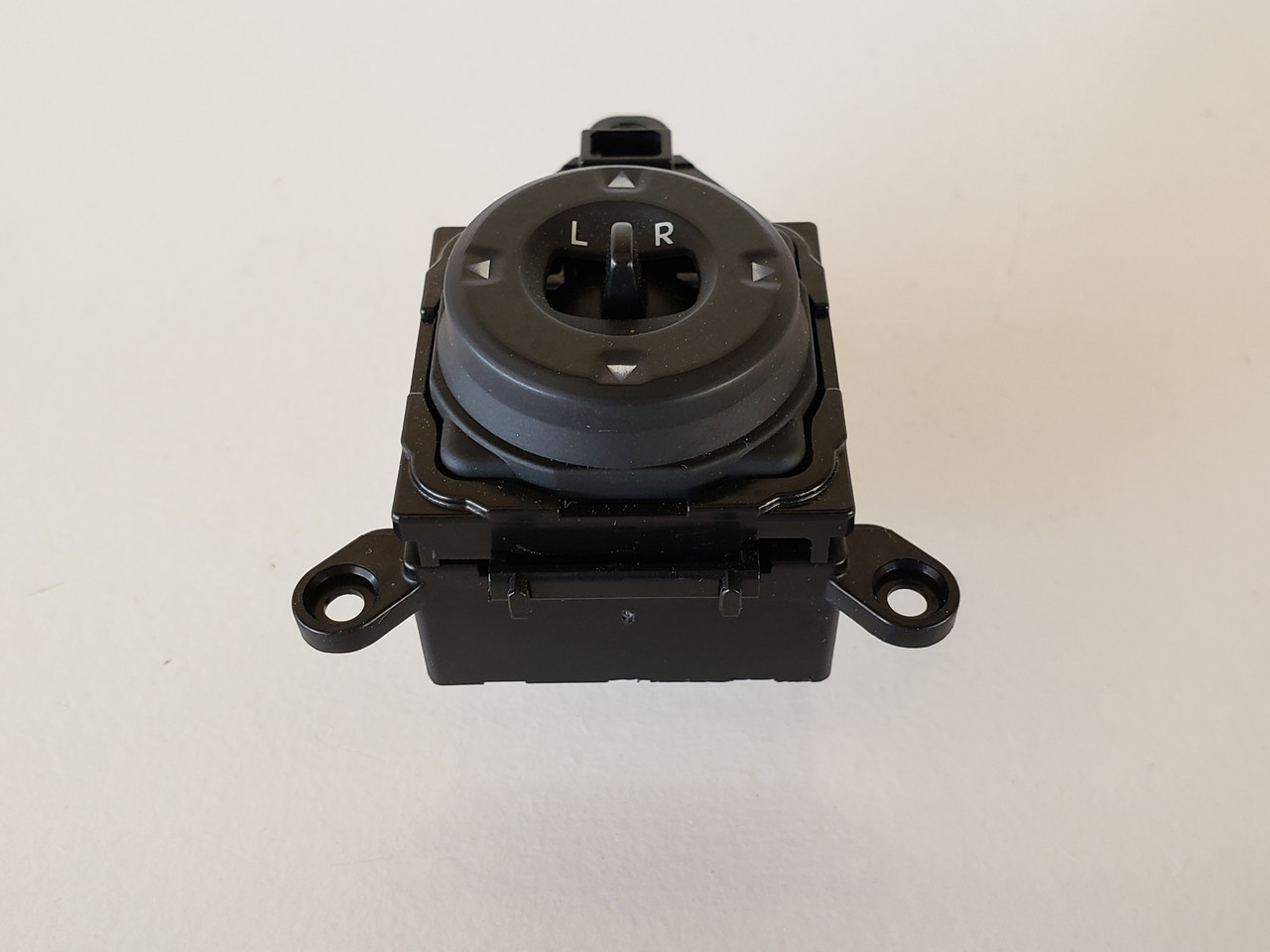 10-13 Kia Soul 93585-2K000 Drivers Side Left Master Mirror Switch OEM 10-13 Kia Soul 93585-2K000 Drivers Side Left Master Mirror Switch OEM