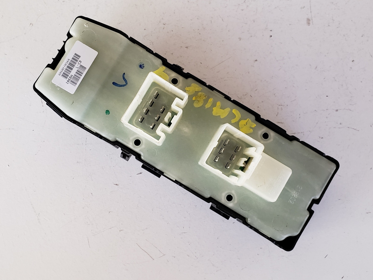 08 Mitsubishi Raider Drivers Side Left Master Window Switch OEM