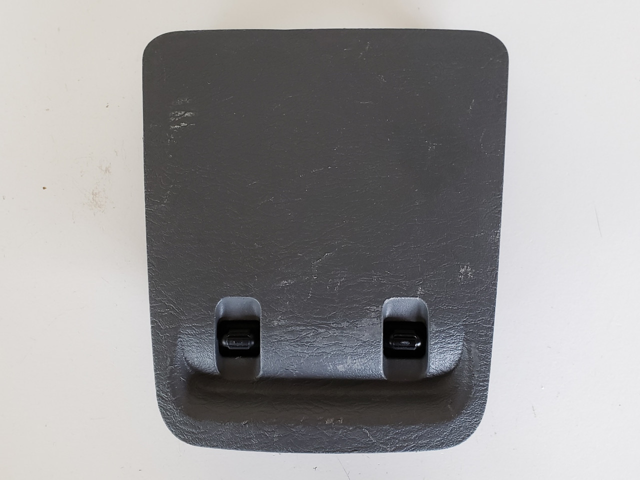 05-07 Jeep Liberty 56010091 Floor Console Rear Window Switch