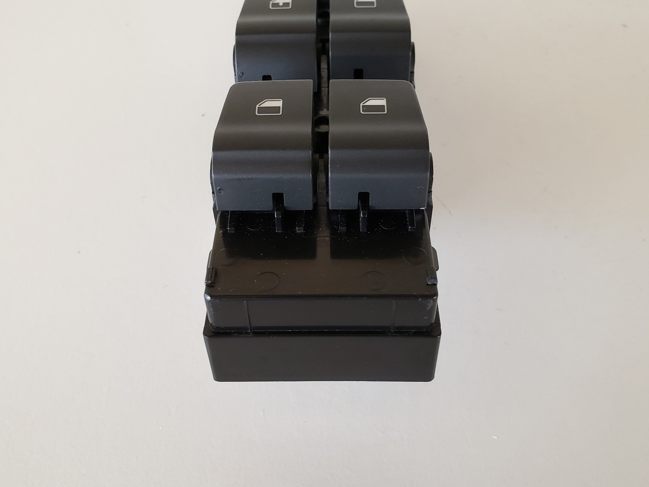 18-19 Hyundai Elantra 93571-G3000PMP Drivers Side Left Master Window Switch OEM 18-19 Hyundai Elantra 93571-G3000PMP Drivers Side Left Master Window Switch OEM