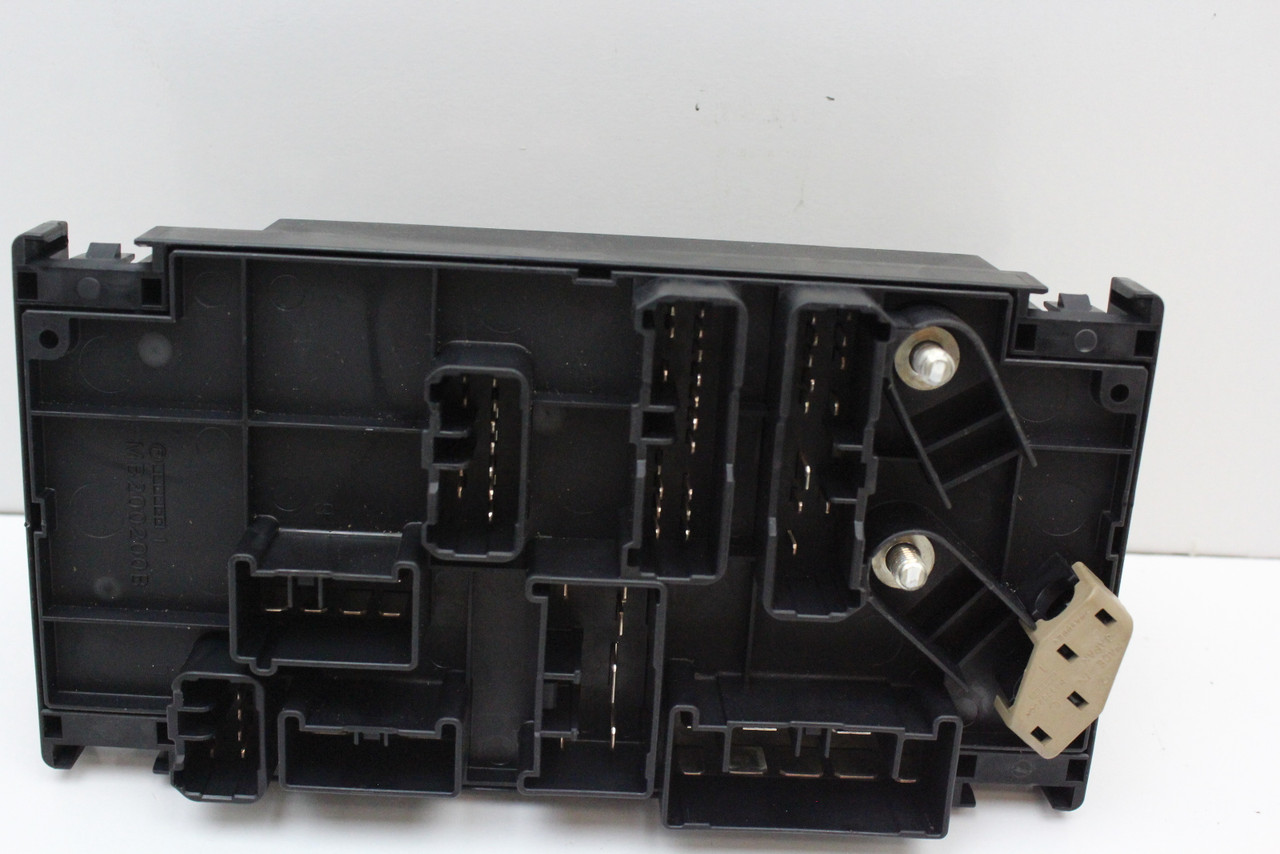 15 2015 Subaru Impreza 2.0L MB100200B Fusebox Fuse Box Relay Control Module 15 2015 Subaru Impreza 2.0L MB100200B Fusebox Fuse Box Relay Control Module