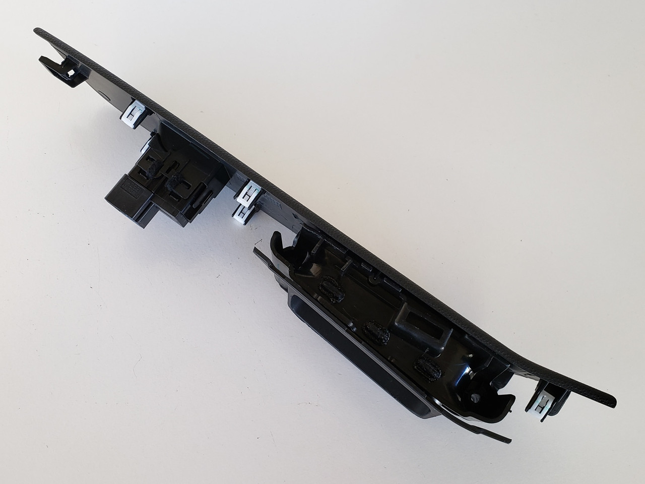18-20 Ford EcoSport GN15-A26690-C Right Front Passenger Window Switch OEM 18-20 Ford EcoSport GN15-A26690-C Right Front Passenger Window Switch OEM