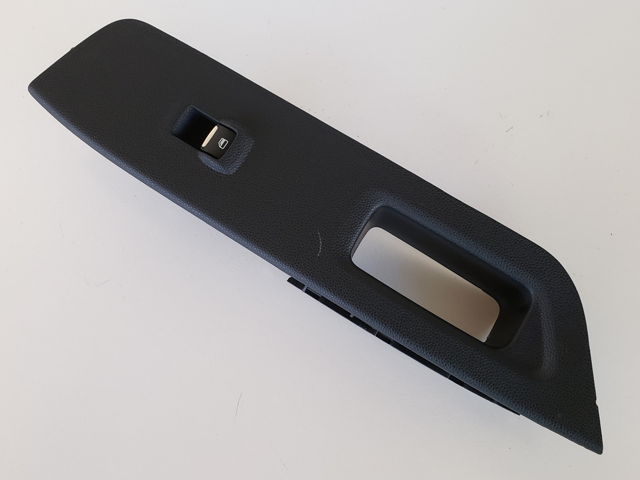 18-20 Ford EcoSport GN15-A26690-C Right Front Passenger Window Switch OEM 18-20 Ford EcoSport GN15-A26690-C Right Front Passenger Window Switch OEM