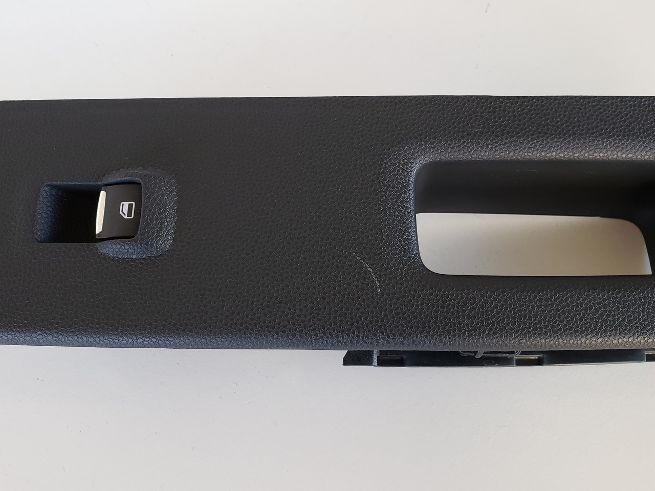 18-20 Ford EcoSport GN15-A26690-C Right Front Passenger Window Switch OEM 18-20 Ford EcoSport GN15-A26690-C Right Front Passenger Window Switch OEM