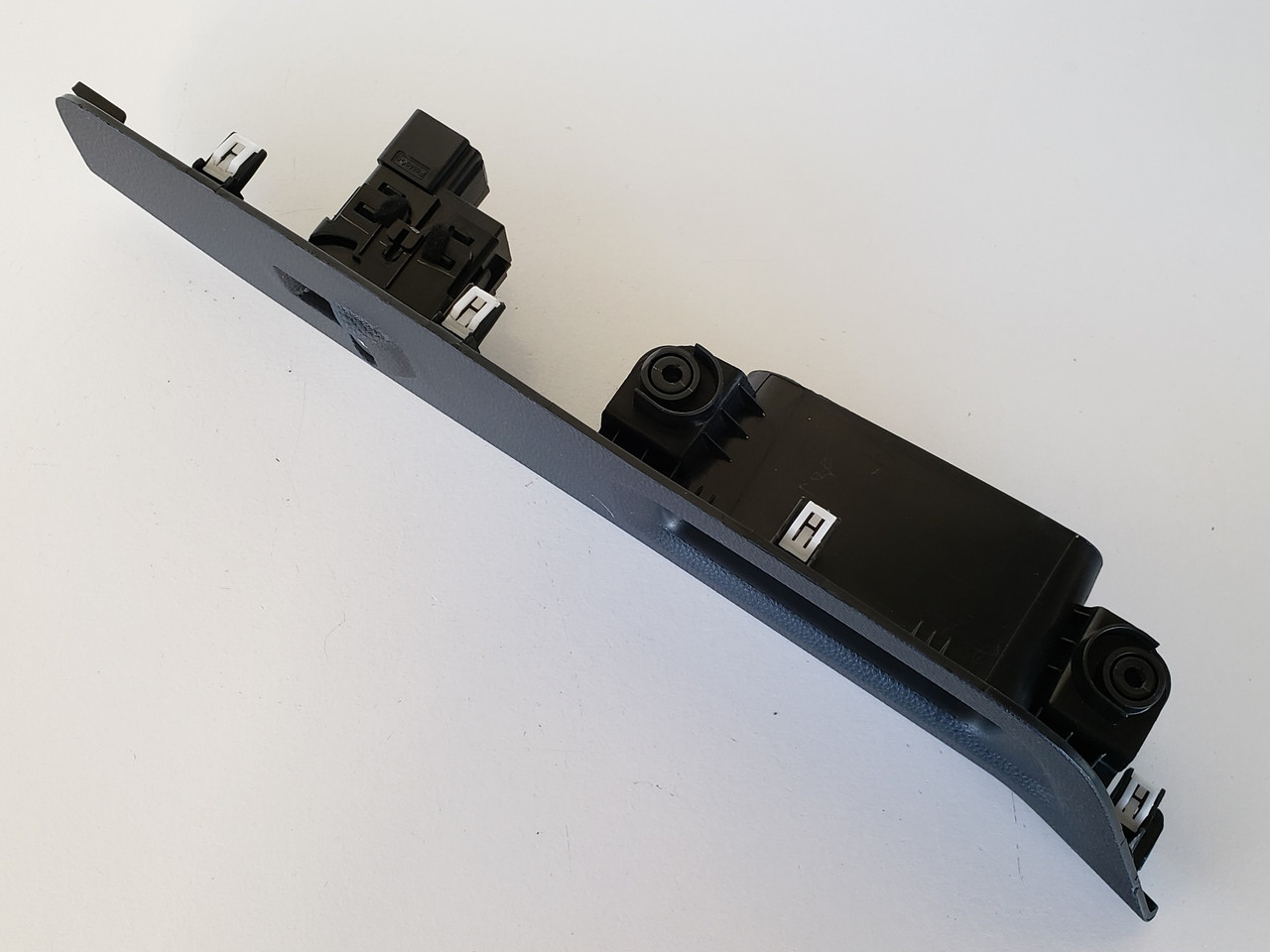 18-20 Ford EcoSport GN15-A26690-C Right Front Passenger Window Switch OEM 18-20 Ford EcoSport GN15-A26690-C Right Front Passenger Window Switch OEM