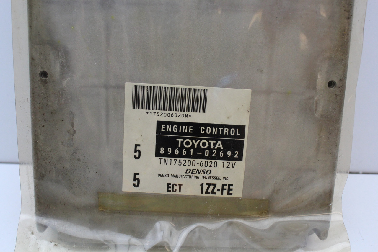 2000 00 Toyota Corolla 89661-02692 Computer Engine Control ECU ECM
